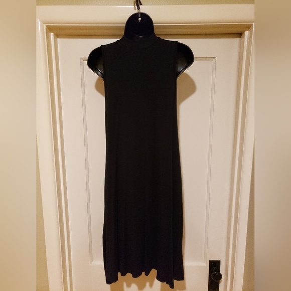 Dress - Picture 2 of 6